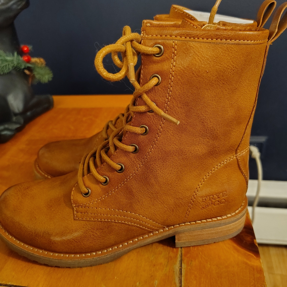 Frye & Co Boots, Size 7, Tan